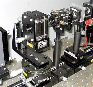 Fig. 1: The digital Shack–Hartmann wavefront sensor developed by Xiaoming Yin's team at the Singapore Institute of Manufacturing Technology.
