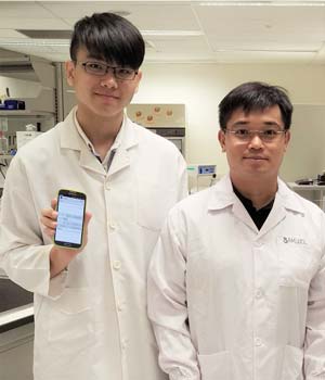 Chun-Foong Wong (left) and Samuel Gan (right) from the A*STAR Bioinformatics Institute are the proud creators of the APD Colony Counter App suite.